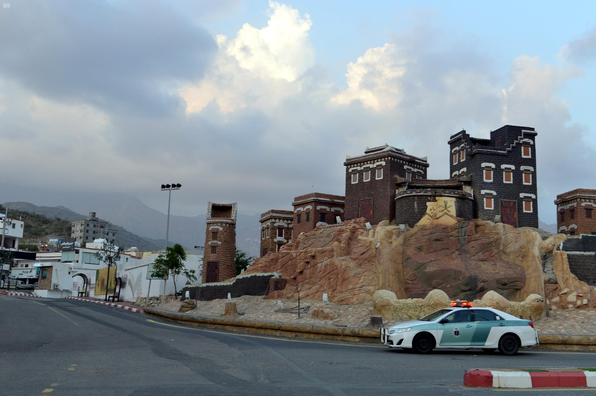 عام / "واس" توثق تنفيذ الجهات الأمنية بمحافظة الداير بني مالك لأمر منع ...