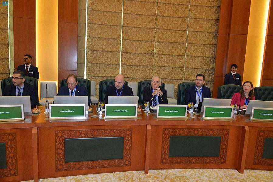 L'Université Roi Abdulaziz accueille le représentant spécial du Premier