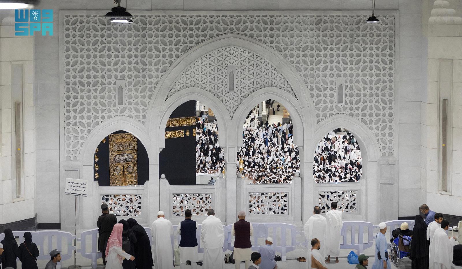 Grand Mosque: A Dazzling Display of Islamic Art and Architecture