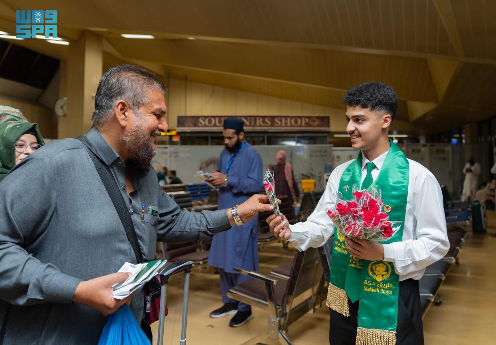 first-batch-of-pakistani-pilgrims-leaves-for-saudi-arabia-under-makkah