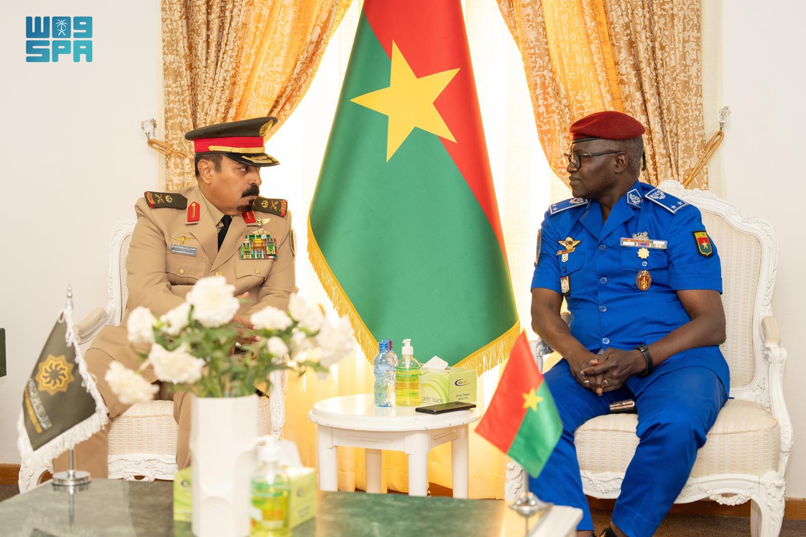 le-sg-de-la-cimct-rencontre-le-ministre-d-etat-ministre-de-la-d-fense