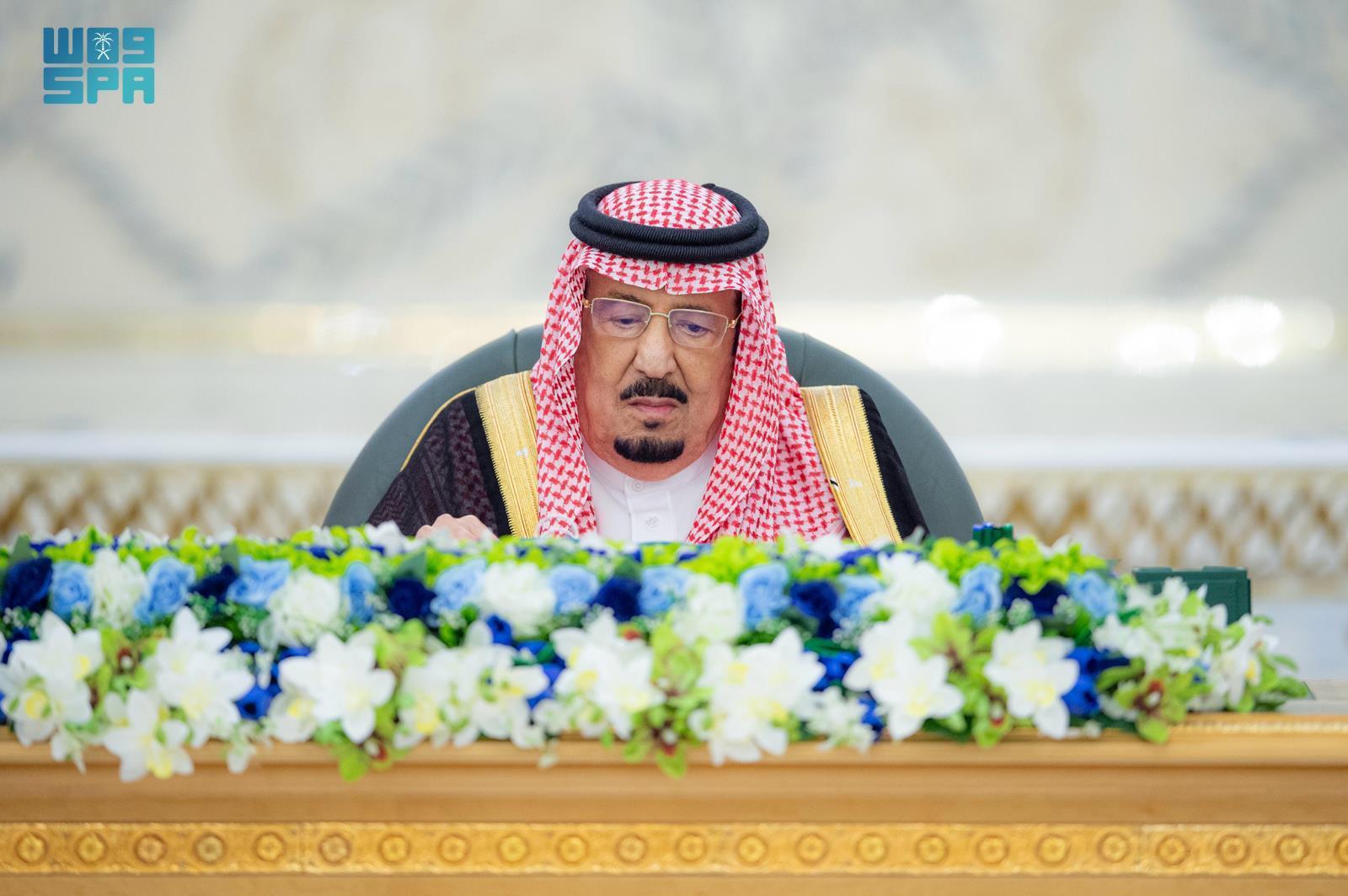 سياسي / خادم الحرمين الشريفين يرأس جلسة مجلس الوزراء