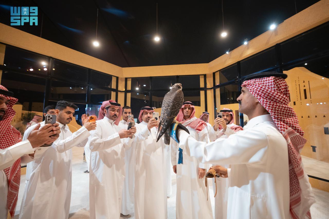 Two Falcons Fetch SAR351,000 at Saudi Falcons Club Auction Two Falcons Fetch SAR351,000 at Saudi Falcons Club Auction