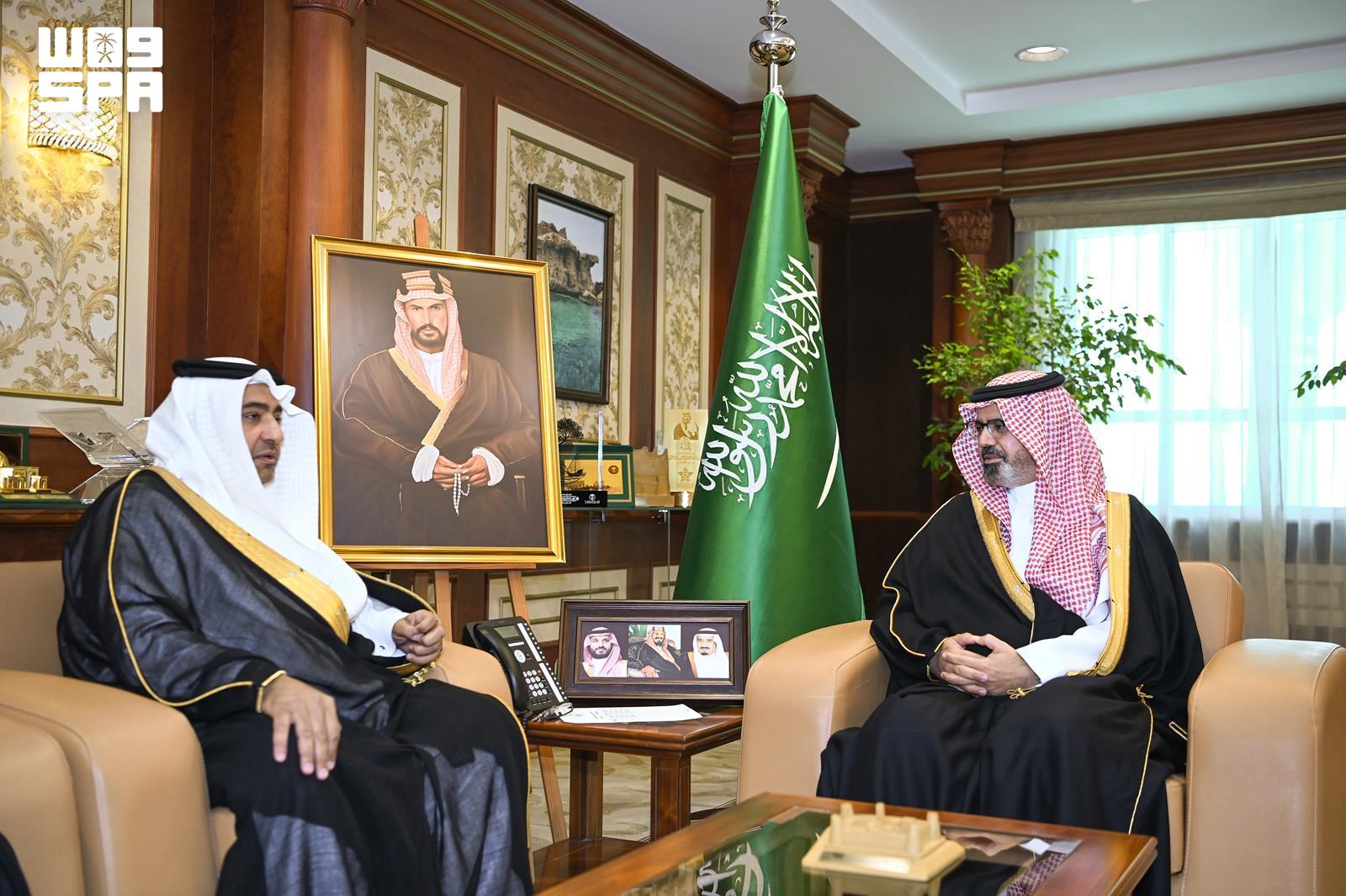 عام / نائب أمير منطقة جازان يستقبل رئيس مجلس إدارة مؤسسة الملك عبدالله بن عبدالعزيز لوالديه للإسكان التنموي