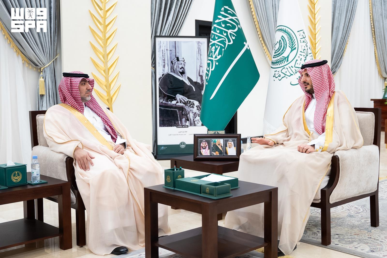 صحي / محافظ الطائف يستقبل المدير التنفيذي لهيئة الغذاء والدواء بالمنطقة الغربية