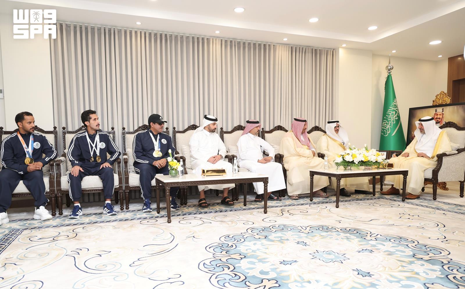 رياضي / الأمير جلوي بن عبدالعزيز يهنئ نادي نجران لذوي الإعاقة بتحقيق كأس دوري الدرجة الأولى