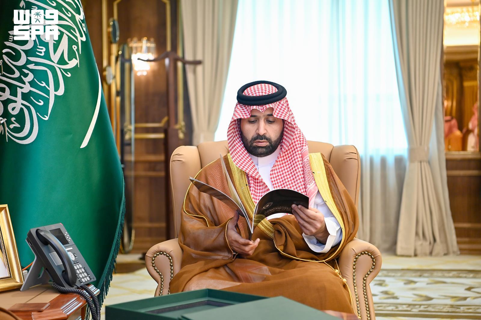 أمير جازان يتابع حصيلة الأداء الأمني لعام 1447هـ